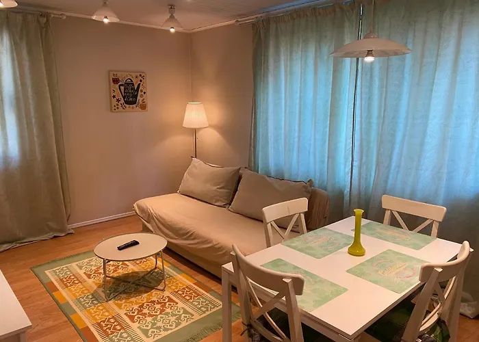 Igi White Flat With Free Private Parking