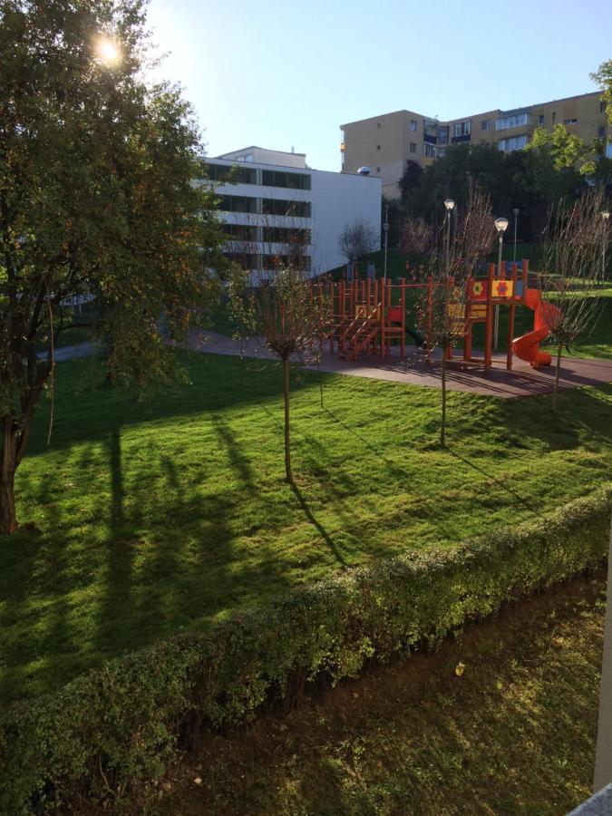 Igi White Flat With Free Private Parking Apartment