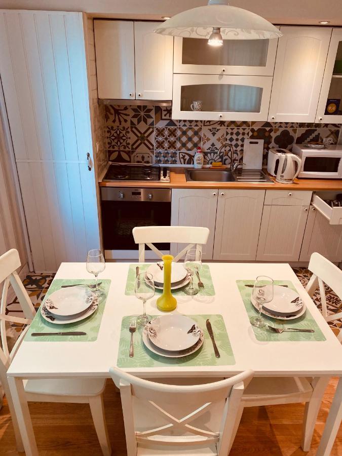 Igi White Flat With Free Private Parking Apartment *