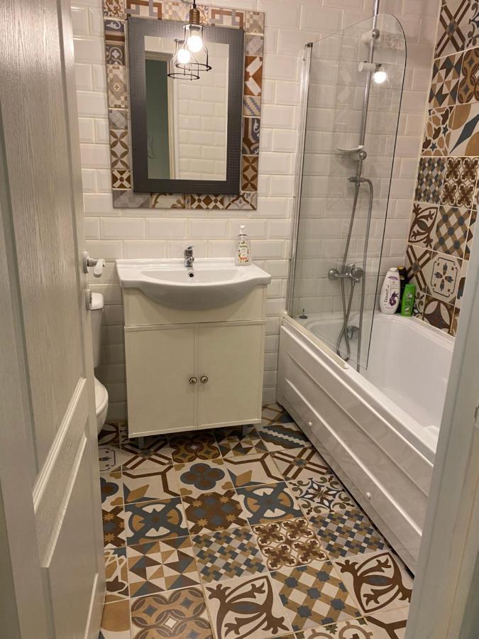 Igi White Flat With Free Private Parking Apartment