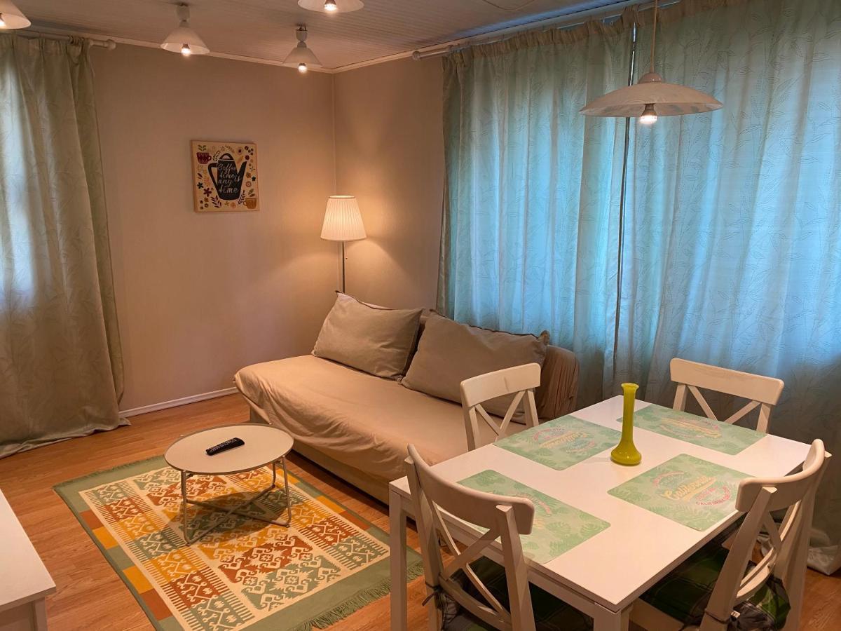Igi White Flat With Free Private Parking *